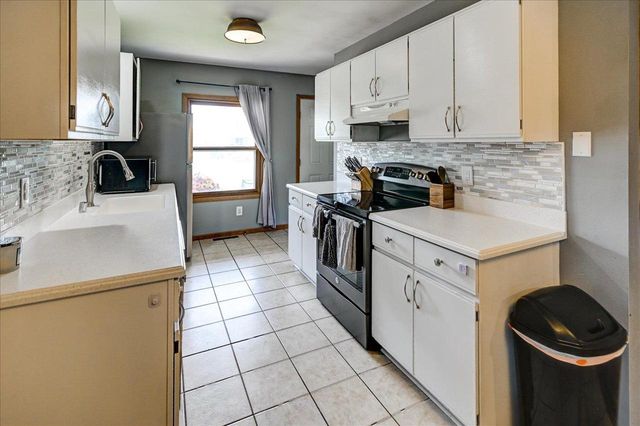 328 Rutland Avenue, Brooklyn, WI 53521