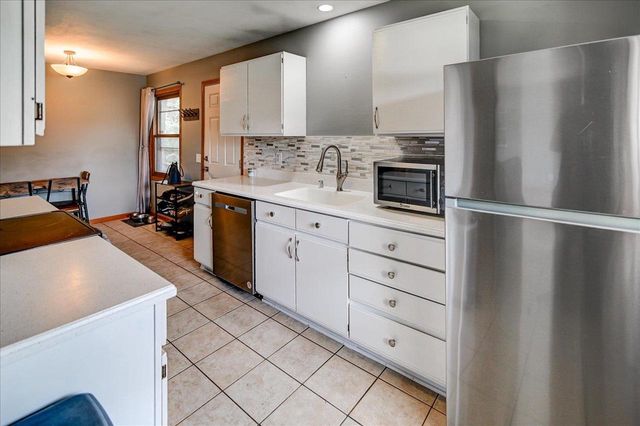 328 Rutland Avenue, Brooklyn, WI 53521