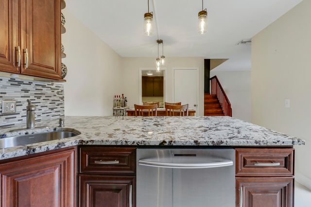 2404 24th Way, West Palm Beach, FL 33407