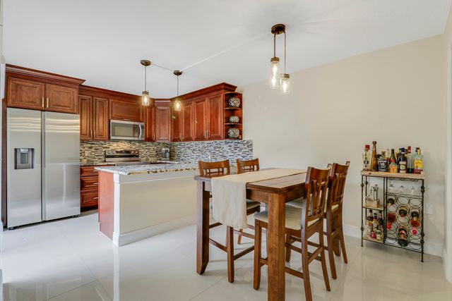 2404 24th Way, West Palm Beach, FL 33407