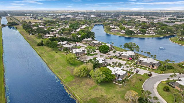 2404 24th Way, West Palm Beach, FL 33407