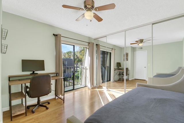 2404 24th Way, West Palm Beach, FL 33407