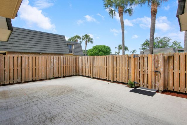 2404 24th Way, West Palm Beach, FL 33407