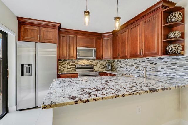 2404 24th Way, West Palm Beach, FL 33407