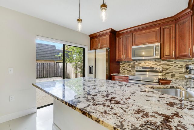 2404 24th Way, West Palm Beach, FL 33407