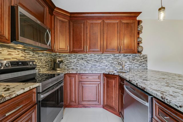 2404 24th Way, West Palm Beach, FL 33407