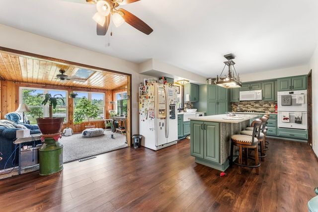 25622 1ST Avenue, Hillsdale, IL 61257