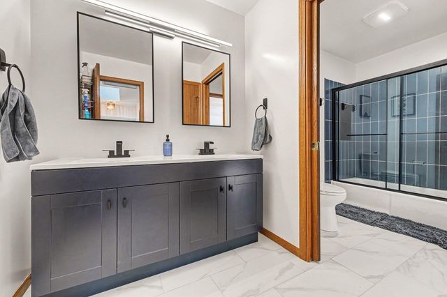 931 Evergreen Lane, Schererville, IN 46375