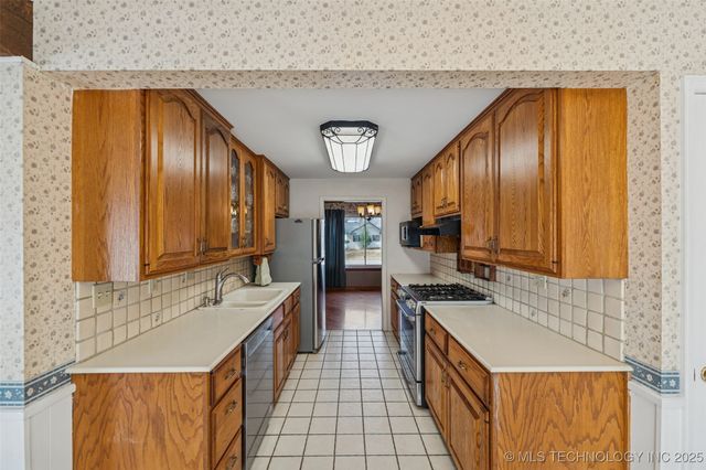 9522 E 36th Street, Tulsa, OK 74145