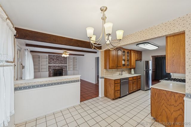 9522 E 36th Street, Tulsa, OK 74145