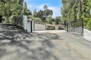 9466 Hidden Valley Place, Beverly Hills, CA 90210