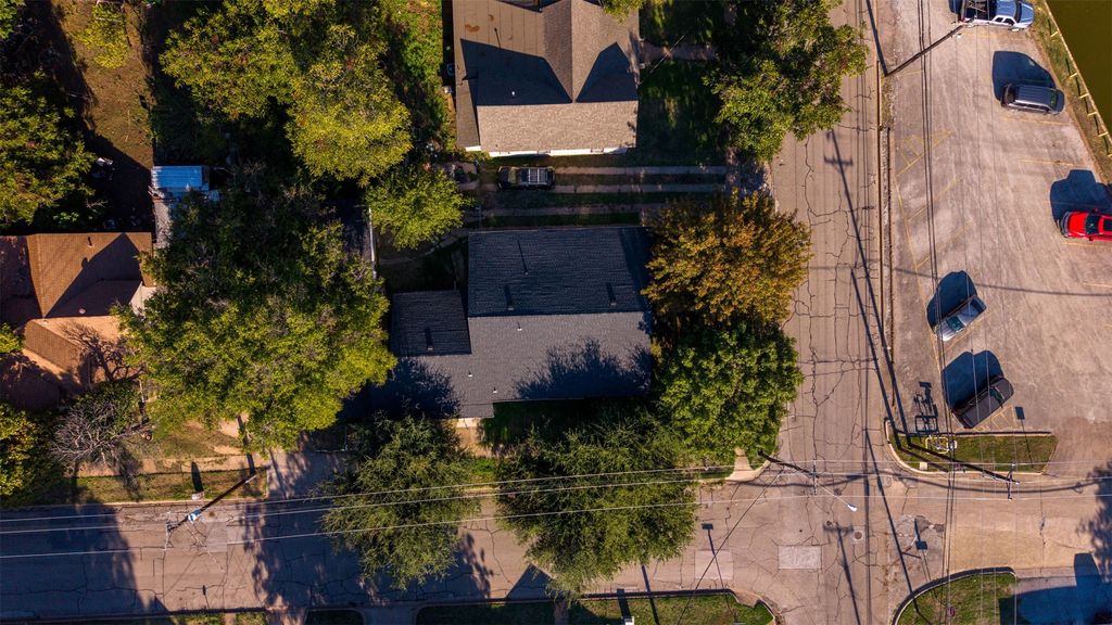 220 W Wardville Street, Cleburne, TX 76033 — photo 5