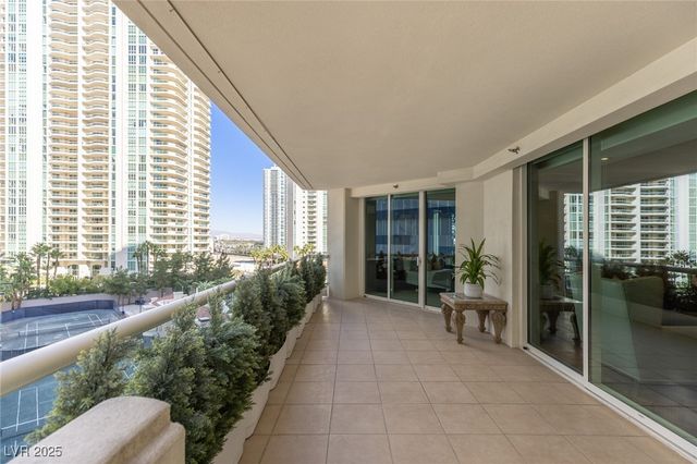 2877 Paradise Road 504, Las Vegas, NV 89109