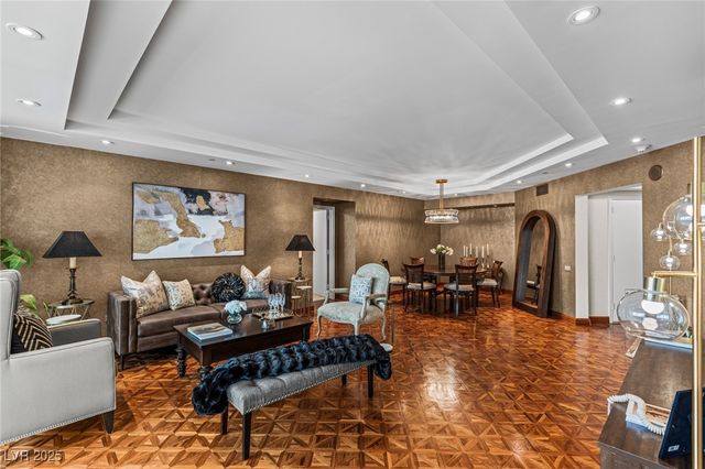 2877 Paradise Road 504, Las Vegas, NV 89109