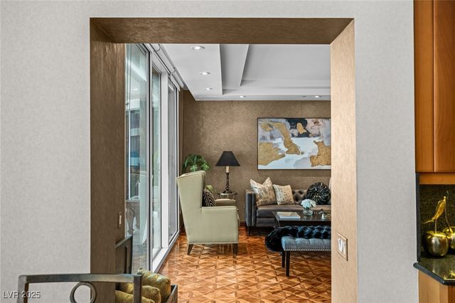 2877 Paradise Road 504, Las Vegas, NV 89109