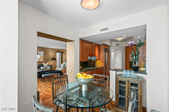 2877 Paradise Road 504, Las Vegas, NV 89109