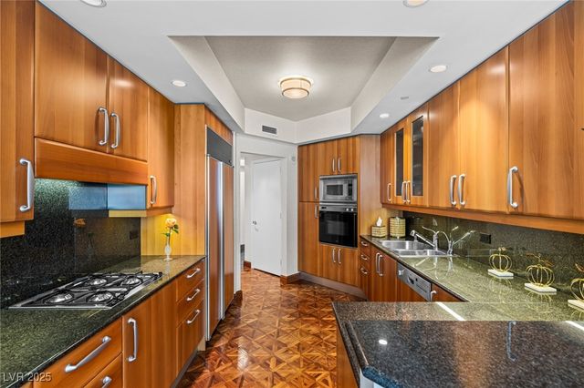 2877 Paradise Road 504, Las Vegas, NV 89109