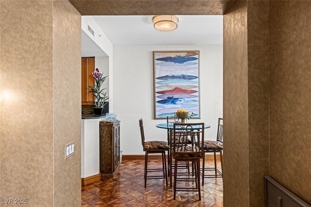 2877 Paradise Road 504, Las Vegas, NV 89109