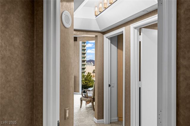 2877 Paradise Road 504, Las Vegas, NV 89109