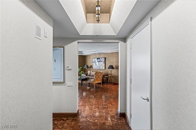 2877 Paradise Road 504, Las Vegas, NV 89109