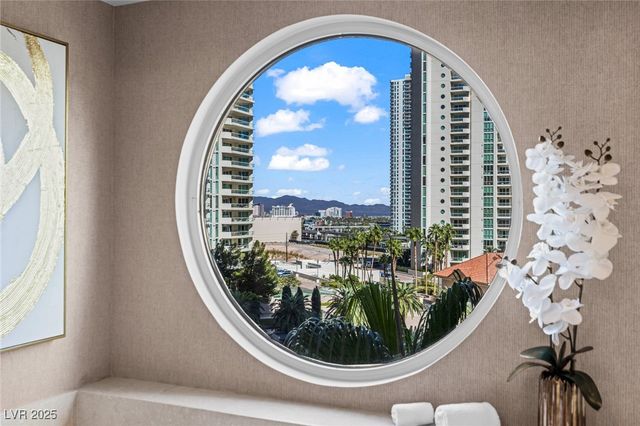 2877 Paradise Road 504, Las Vegas, NV 89109