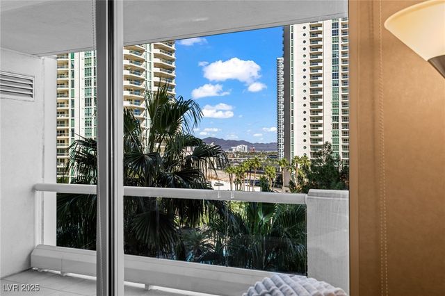 2877 Paradise Road 504, Las Vegas, NV 89109