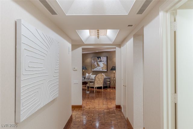 2877 Paradise Road 504, Las Vegas, NV 89109