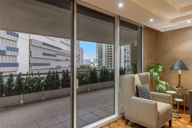 2877 Paradise Road 504, Las Vegas, NV 89109