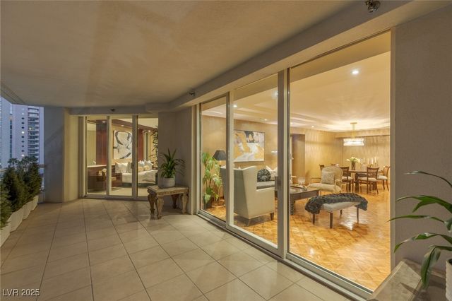 2877 Paradise Road 504, Las Vegas, NV 89109