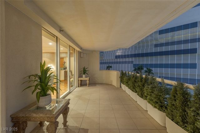 2877 Paradise Road 504, Las Vegas, NV 89109