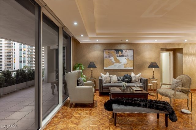 2877 Paradise Road 504, Las Vegas, NV 89109