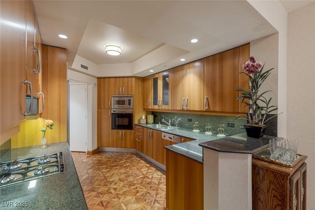 2877 Paradise Road 504, Las Vegas, NV 89109