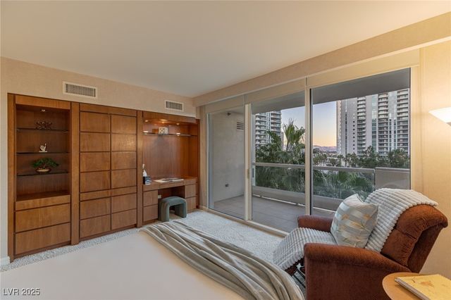 2877 Paradise Road 504, Las Vegas, NV 89109