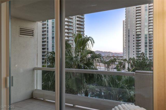 2877 Paradise Road 504, Las Vegas, NV 89109