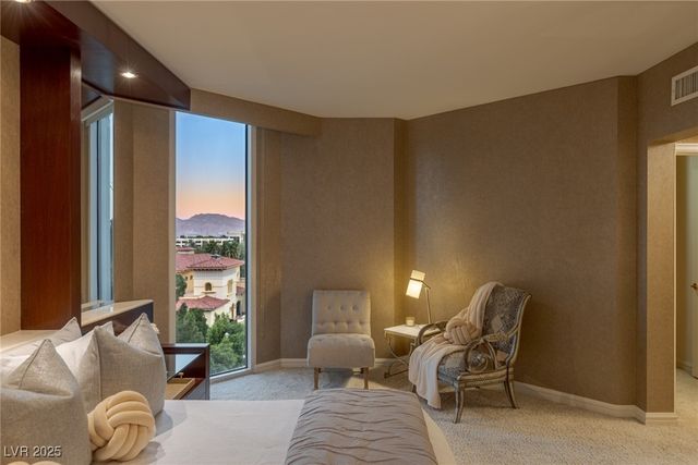 2877 Paradise Road 504, Las Vegas, NV 89109