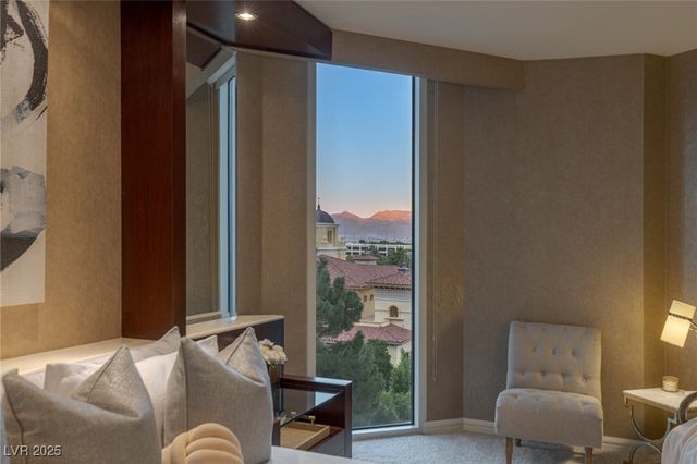 2877 Paradise Road 504, Las Vegas, NV 89109