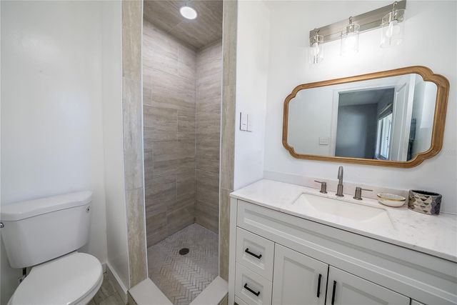 831 NE 41ST AVENUE, Ocala, FL 34470