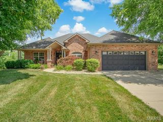 1534 Chesterfield Court, Swansea, IL 62226