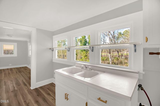 2200 W 3rd Street, Siler City, NC 27344