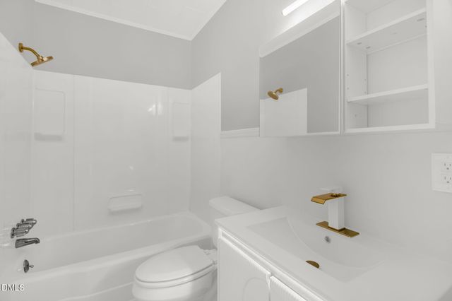 2200 W 3rd Street, Siler City, NC 27344