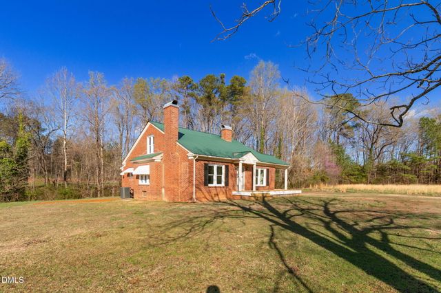 2200 W 3rd Street, Siler City, NC 27344