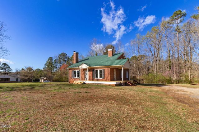 2200 W 3rd Street, Siler City, NC 27344