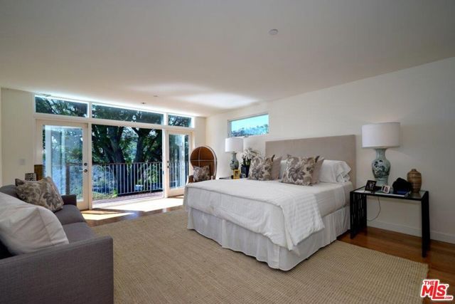 2439 Carman Crest Drive, Los Angeles, CA 90068