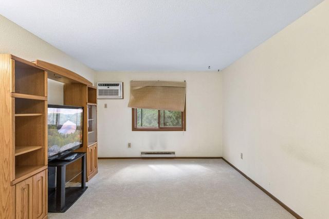 1573 Cohansey Street 204, Saint Paul, MN 55117