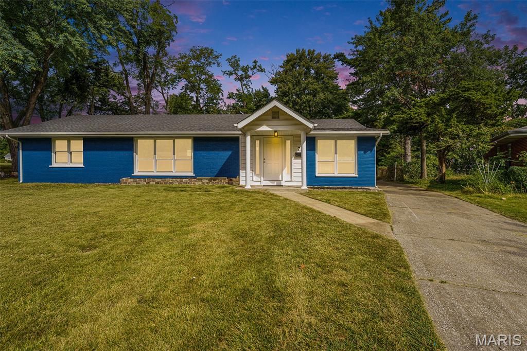 7 Kenwood Drive, Hazelwood, MO 63042