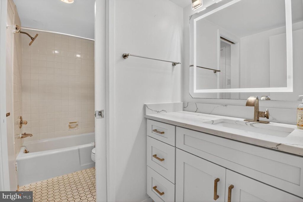 5500 FRIENDSHIP BLVD #2227N, Chevy Chase, MD 20815
