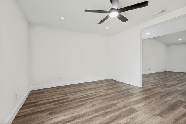 2105 Newbury Drive, Arlington, TX 76014