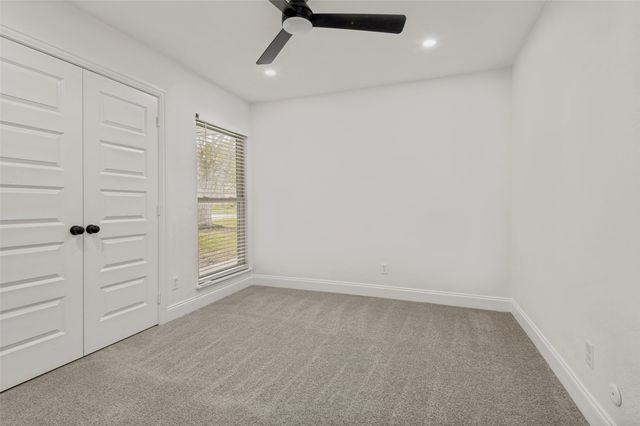 2105 Newbury Drive, Arlington, TX 76014