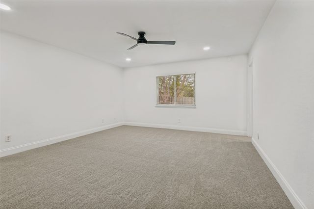 2105 Newbury Drive, Arlington, TX 76014