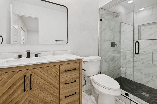 2105 Newbury Drive, Arlington, TX 76014